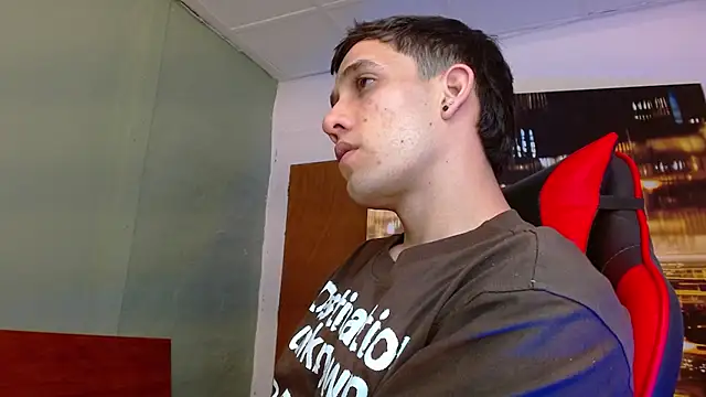 alexgiraldo   online show from June 13, 3:04 am