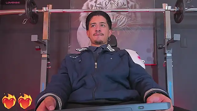 DimitriDeluxe online show from November 1, 8:57 pm