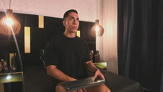 Lucio  Fox online show from February 22, 12:28 pm