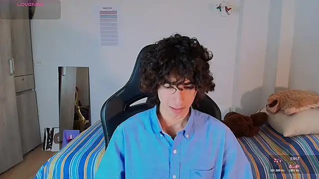 Nude Boy18 online show from March 5, 9:22 pm