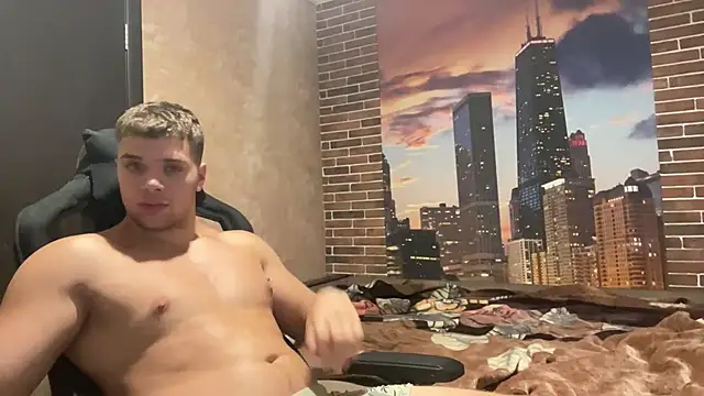 MusclePhantom online show from September 24, 8:18 pm