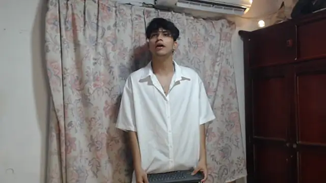 alice julls online show from January 10, 7:50 pm