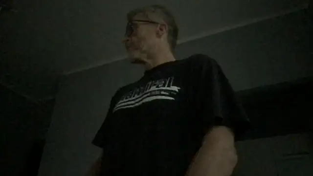 Axl hot online show from December 22, 9:28 am