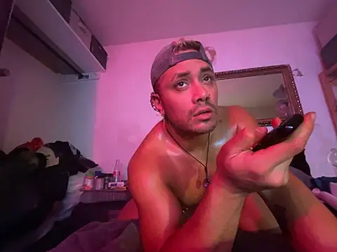 GirThyDock online show from November 14, 6:48 am