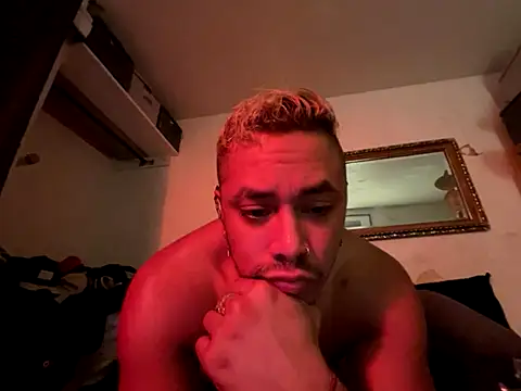 GirThyDock online show from November 15, 9:55 am