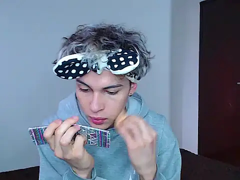 john vichenso online show from October 21, 9:17 pm