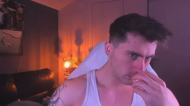 Oscar Miller  online show from October 11, 9:30 pm