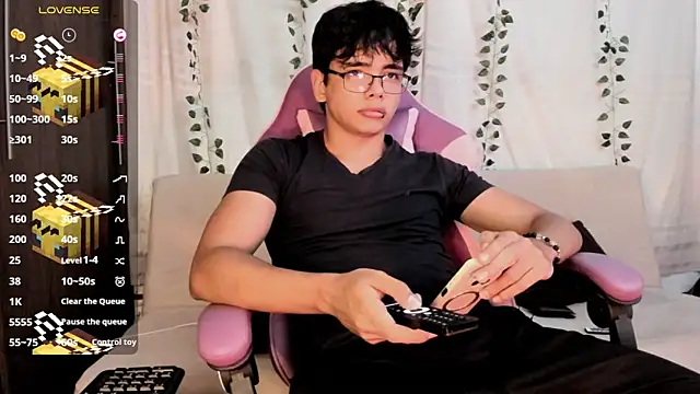 an drew18 online show from September 30, 9:29 pm