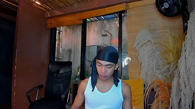 AlanCutee online show from December 18, 12:56 pm