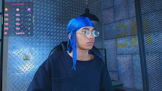 AlanCutee online show from October 6, 12:10 pm