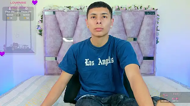 lana and liam  online show from December 20, 9:38 am