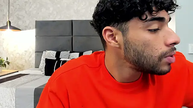 RaphaelDufort online show from November 15, 9:39 pm