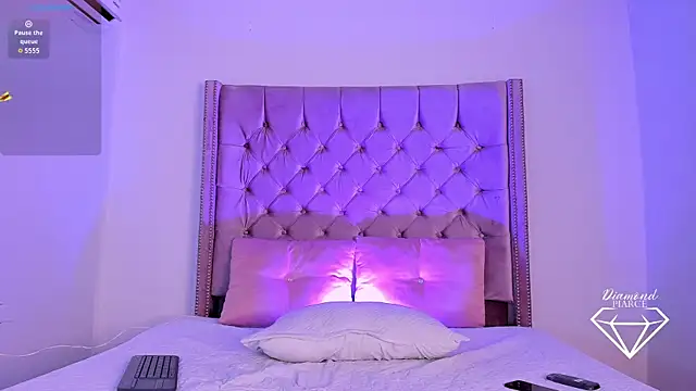 Snapshot of Diamond_Piarce chatting on September 27, 3:59 am Diamond Piarce online show from September 27, 3:59 am