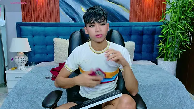 dilan 911 online show from May 31, 8:32 pm