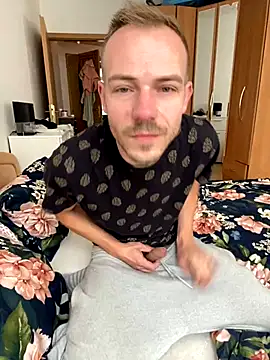 Skinny0150 online show from October 26, 7:43 am