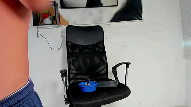 tyler twink boy online show from November 7, 12:41 pm