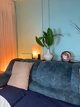 Leo Savage  online show from April 5, 4:20 am