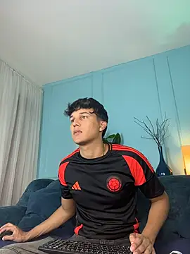 Leo Savage  online show from March 8, 3:10 am