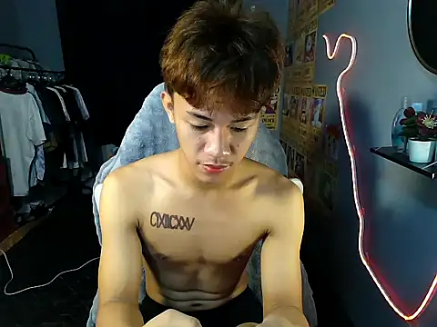 naughtyboyloy 0 online show from June 23, 1:10 am
