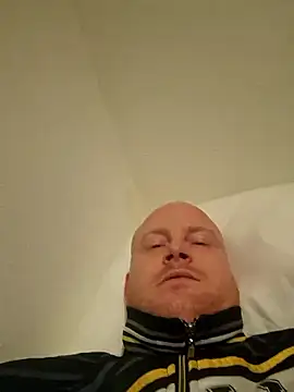 svenni2525 online show from January 13, 7:40 pm