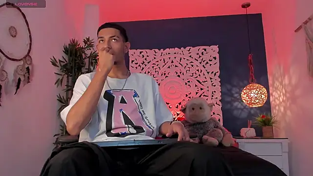 Snapshot of Adonis_WB chatting on October 3, 9:31 pm Adonis WB online show from October 3, 9:31 pm