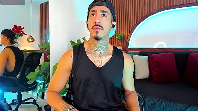 Donovan Desmond online show from April 9, 8:37 pm