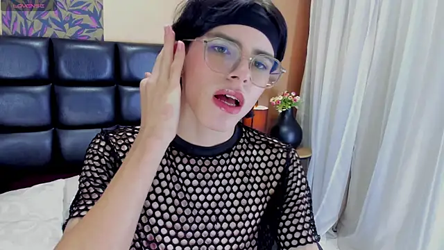 mysterius boy online show from September 10, 11:47 pm