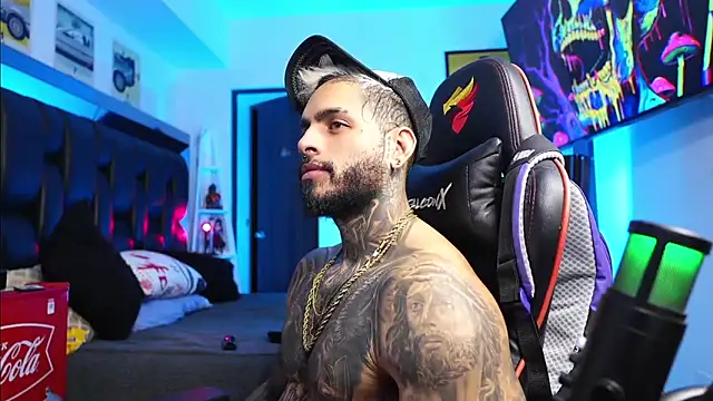 logan hugh8 online show from March 2, 7:15 am