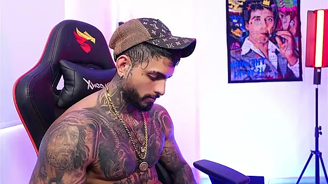 logan hugh8 online show from November 17, 7:28 pm