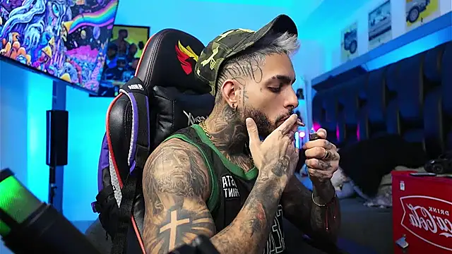 logan hugh8 online show from February 14, 11:16 am