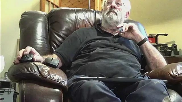 janzer13 online show from December 3, 3:29 pm