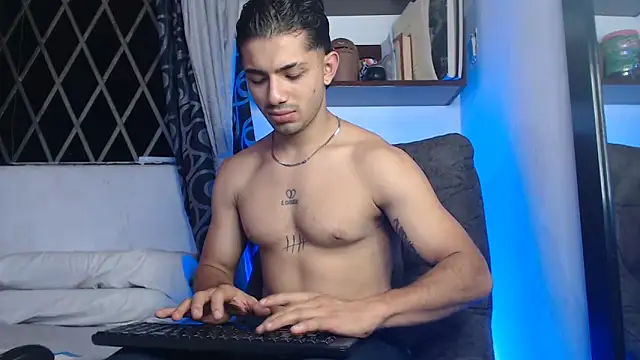 ArturoCardona  online show from April 10, 12:50 am