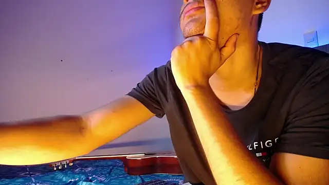 Charlie Cock  online show from November 12, 4:18 am