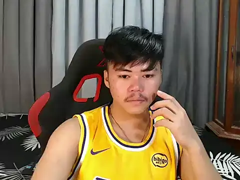 hot emman online show from October 7, 4:49 am