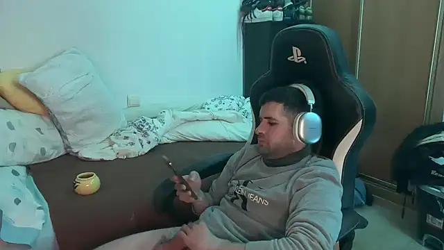 XxpartacXX19cm online show from March 10, 2:17 am