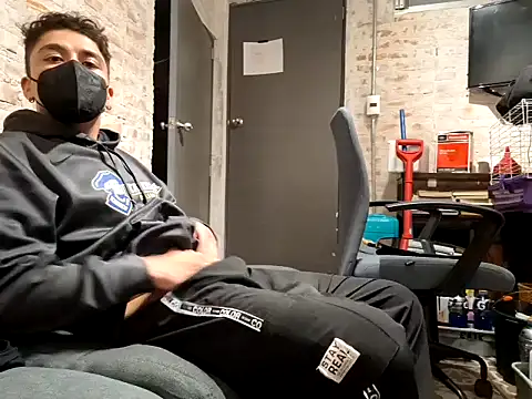 Molly Erik online show from October 5, 5:33 am