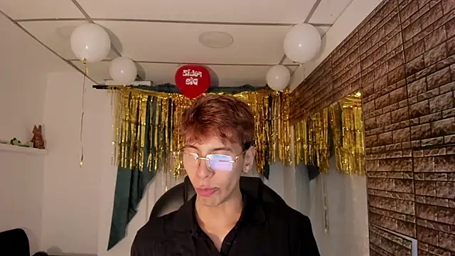 Angelicious Boy online show from September 19, 3:40 am