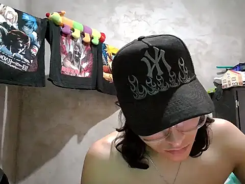 dirty model online show from May 25, 9:54 pm