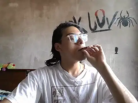 dirty model online show from April 10, 3:52 pm