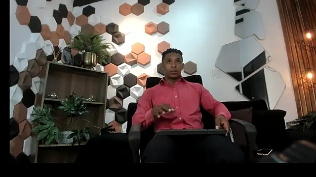 ItaloMoore online show from October 6, 11:48 am