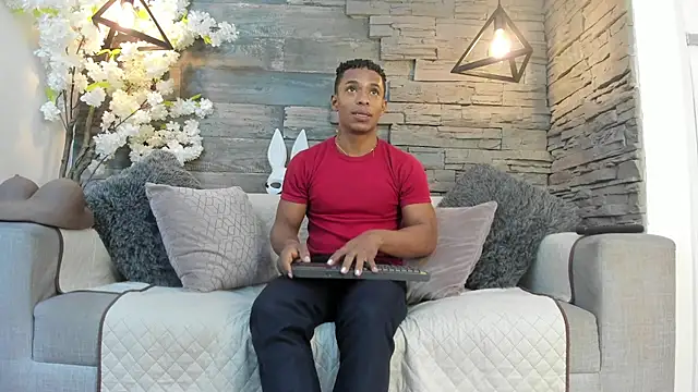 ItaloMoore online show from October 12, 12:10 pm