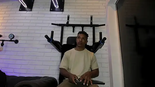 ItaloMoore online show from February 13, 3:28 pm