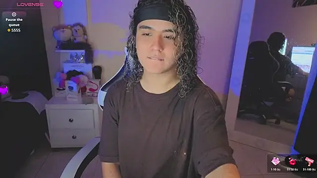 derek greyy  online show from March 10, 9:43 pm