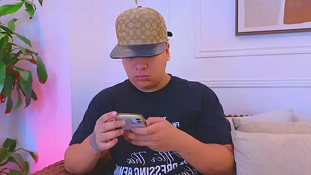 Naim Bennetsex online show from April 6, 5:58 pm