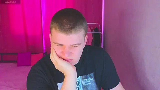 kittenmurr online show from January 16, 7:33 am