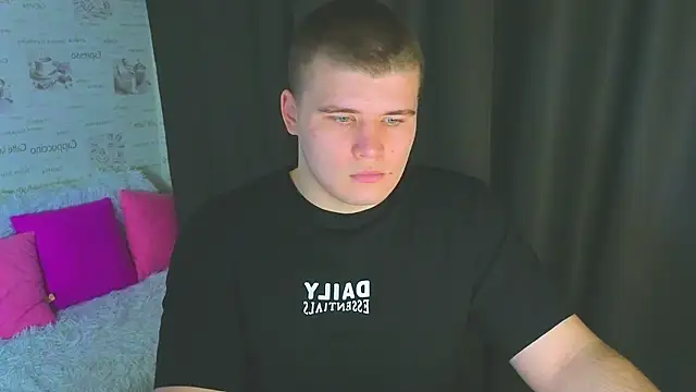 kittenmurr online show from September 29, 7:43 pm