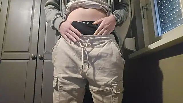 Trekkerboi online show from December 14, 1:29 pm