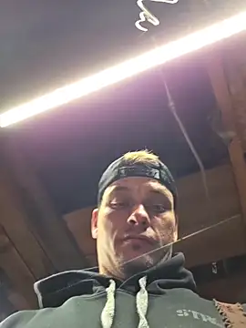 twistafatpipe online show from December 3, 6:19 am