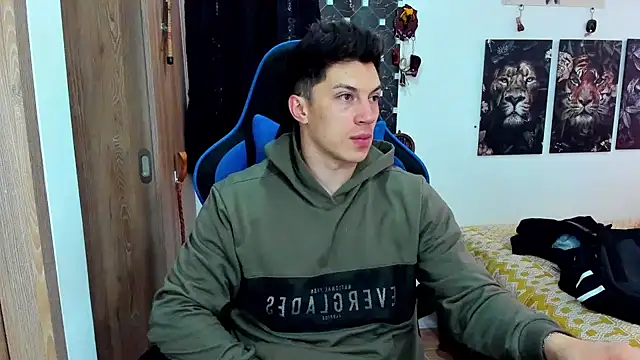 javiersexymann online show from December 17, 4:43 pm