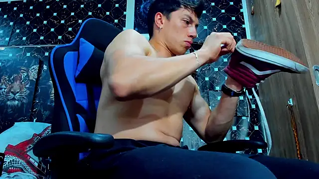 javiersexymann online show from January 10, 5:01 am